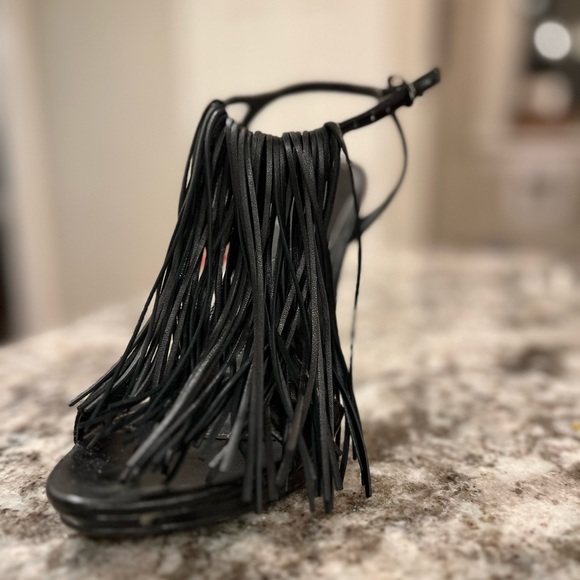 Kendall & Kylie Shoes - Fringe - Size 6 - Picture 3 of 4